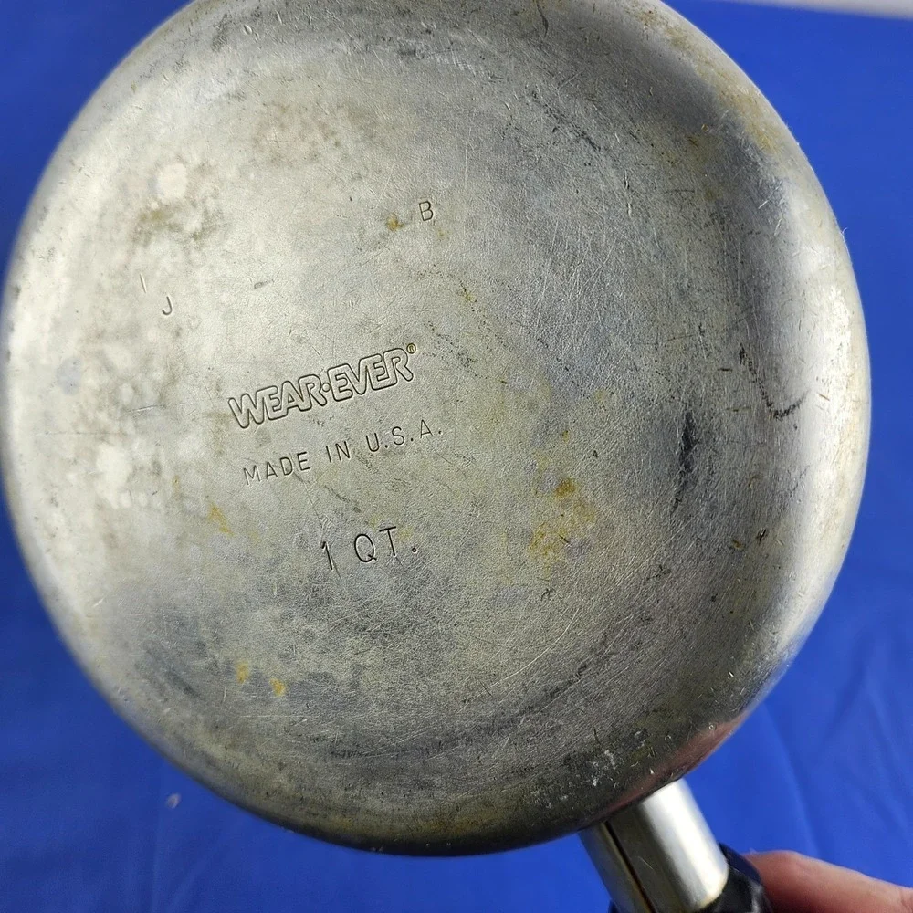 WEAR-EVER 1 Qt‎ Sauce Pan And Lid Made in the USA Vintage